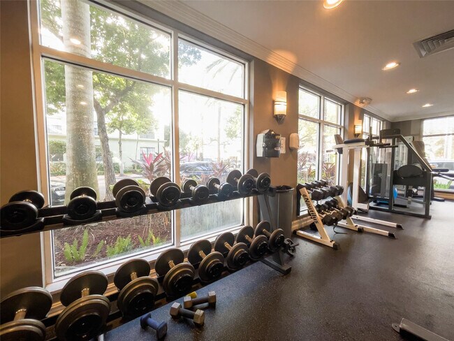 Building Photo - 1900 Van Buren St