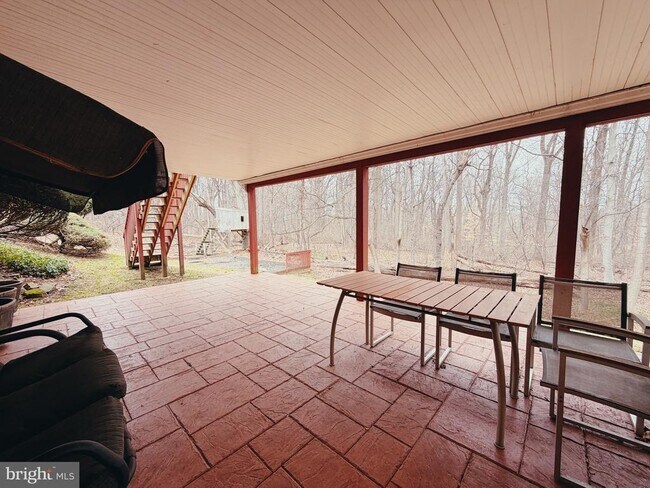 Building Photo - 1317 Mettler Rd