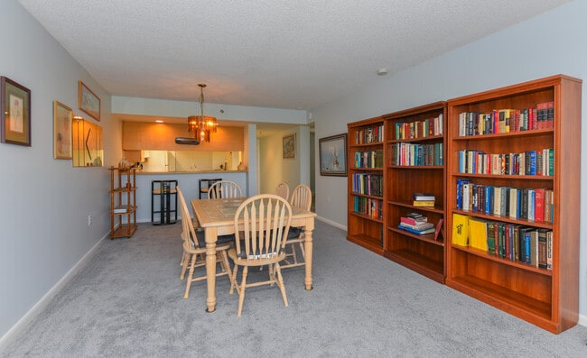 Building Photo - 601 S Seas Dr