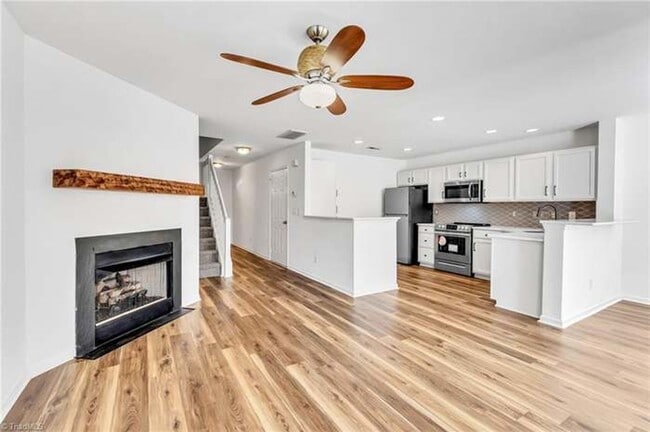 Building Photo - Townhouse / Stoney Creek