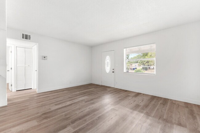 Building Photo - 1134 NW 18th Ave