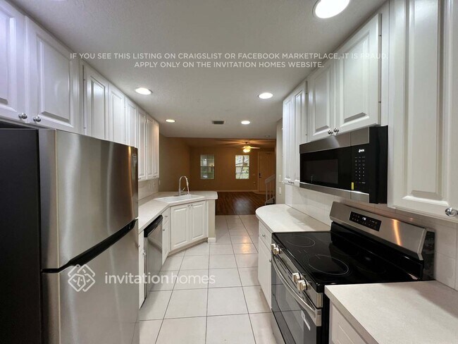 Building Photo - 3199 E Community Dr