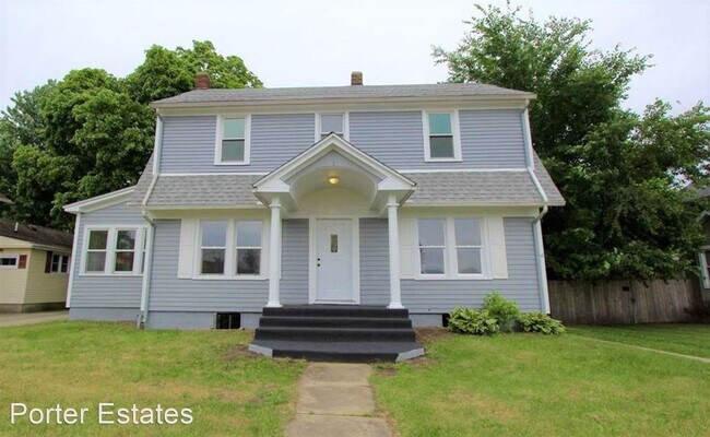 Building Photo - 3 br, 1 bath House - 615 N. First St.
