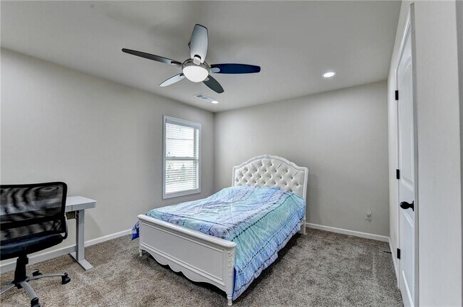 Building Photo - 2205 Copperfield Dr