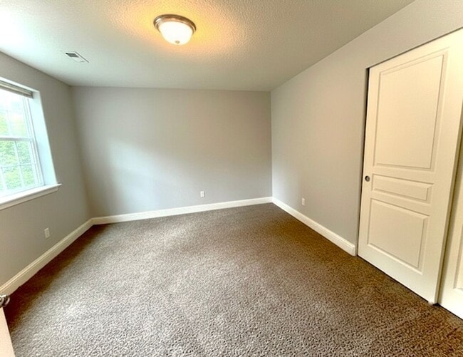 Building Photo - Newly Remodeled 4 Bedroom, Wilsonville, OR