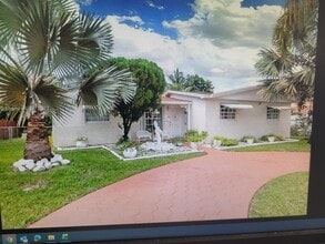 Building Photo - 830 NW 200th Terrace
