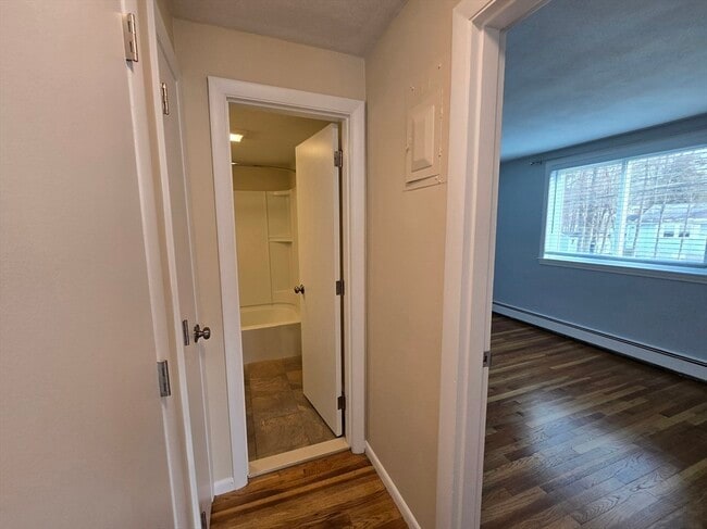 Building Photo - 194 Lincoln St