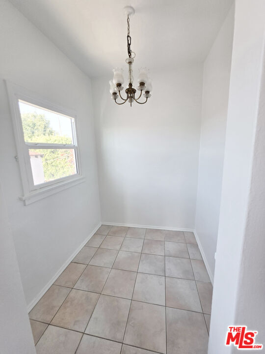 Building Photo - 1331 Masselin Ave