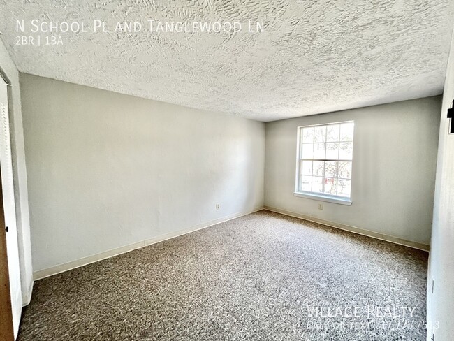 Building Photo - 307 N School Pl
