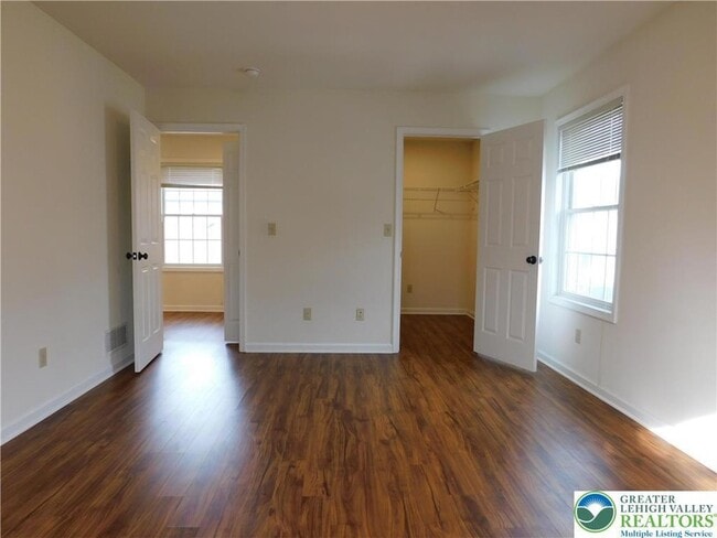 Building Photo - 821 Masslich St