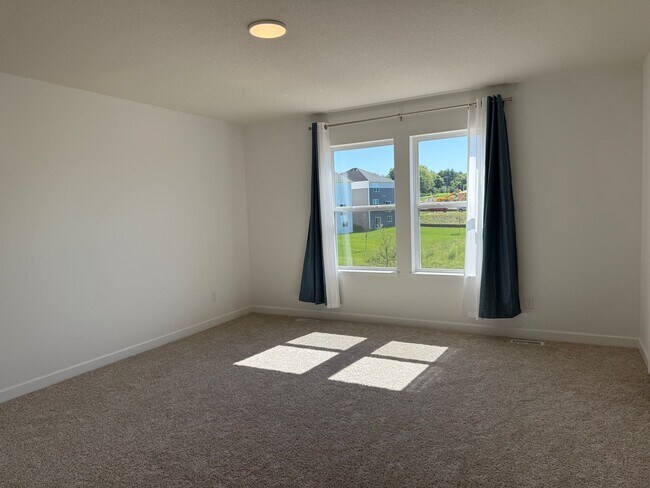 Building Photo - Stunning New Construction Home - Modern Lu...
