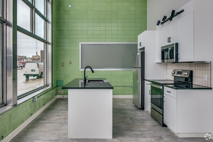 2BR, 2BA - 1,624SF - Kitchen - The Press Apartments