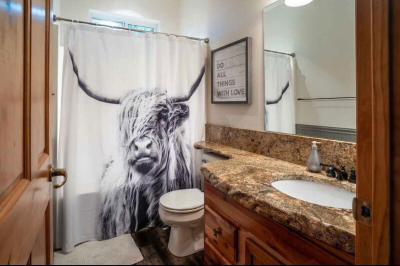 Building Photo - 710 Birch Point Dr