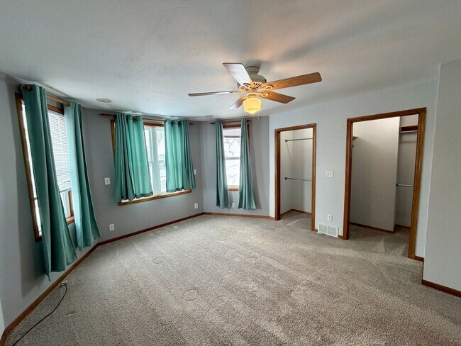 Building Photo - 407 N State St