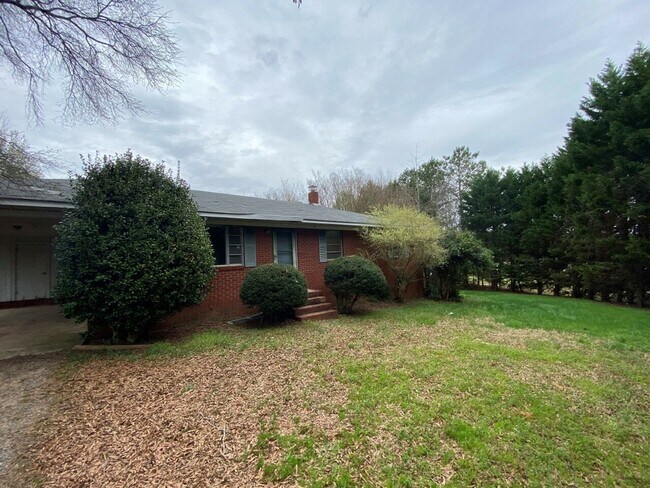 Building Photo - 14533 Idlewild Rd