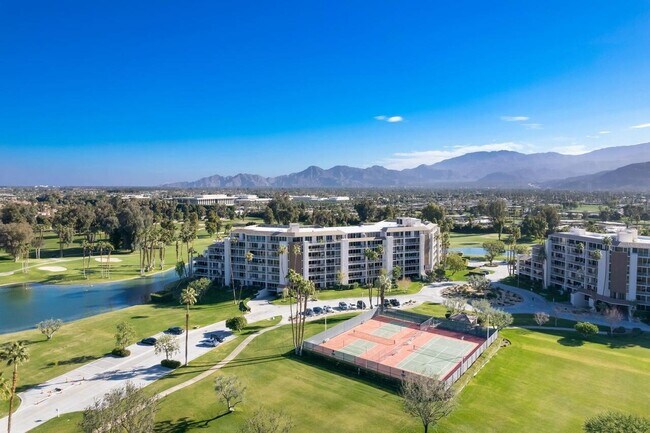 Building Photo - 910 Island Dr