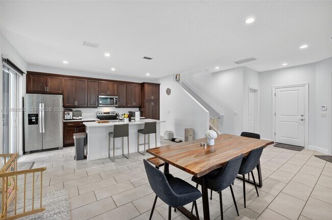 Building Photo - 543 Parsons Wy