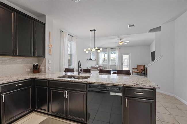 Building Photo - 137 Red Sun Dr