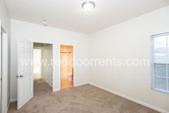 Building Photo - 907 Curlew Ln