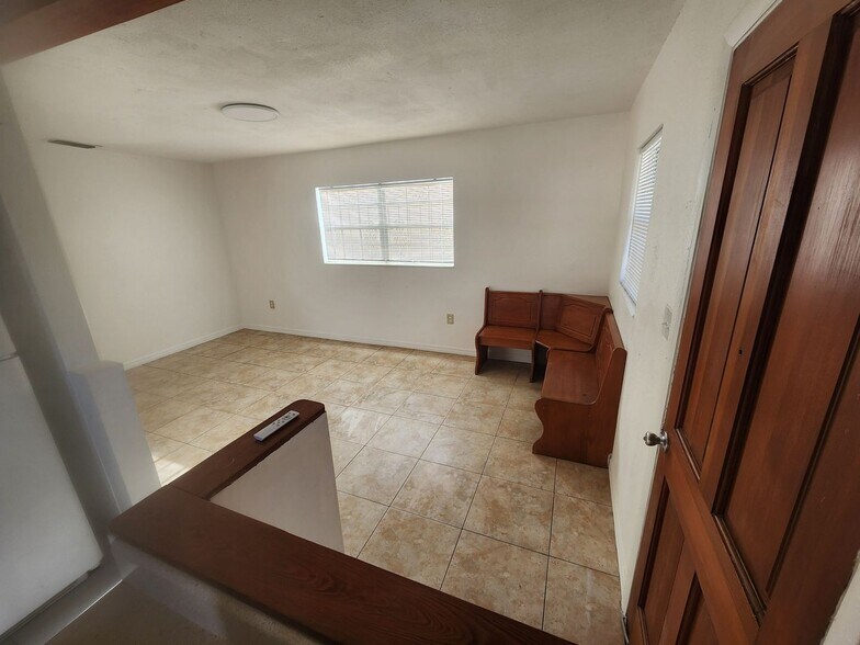 Building Photo - 3312 W St Louis St