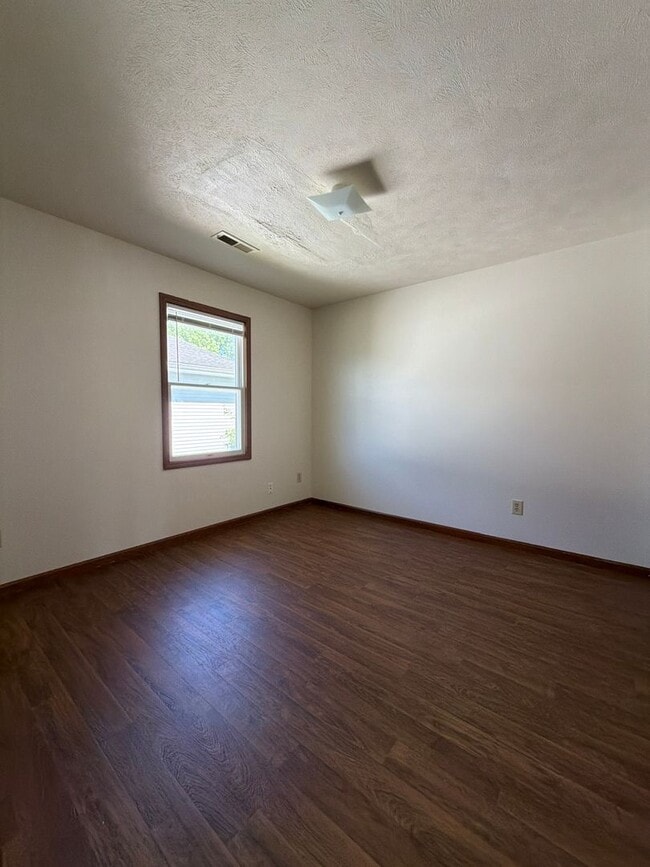 Building Photo - 209 Stonewall Ct