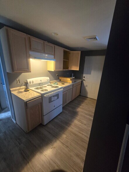 Building Photo - 169 Hawley St