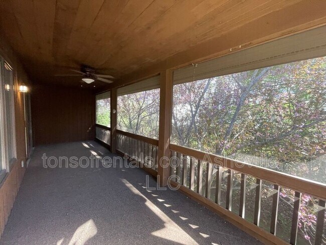 Building Photo - 115 Bent Tree Dr