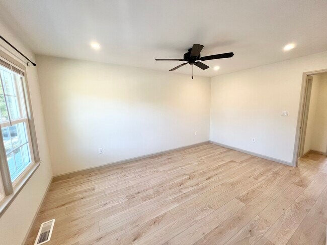 Front Bedroom - 1 Commercial Row