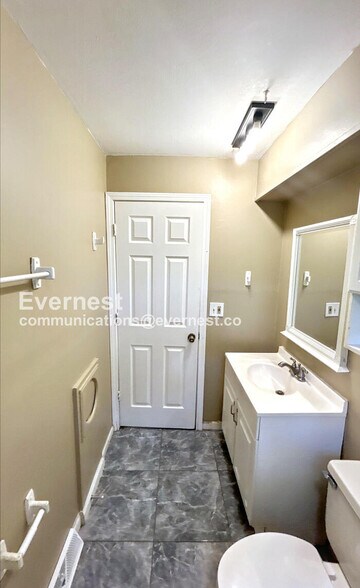 Building Photo - 1124 Rhea Ave