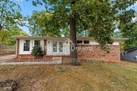 Building Photo - 1806 Heilwood Dr