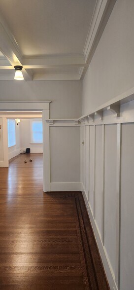 Building Photo - 459 Boulevard Way