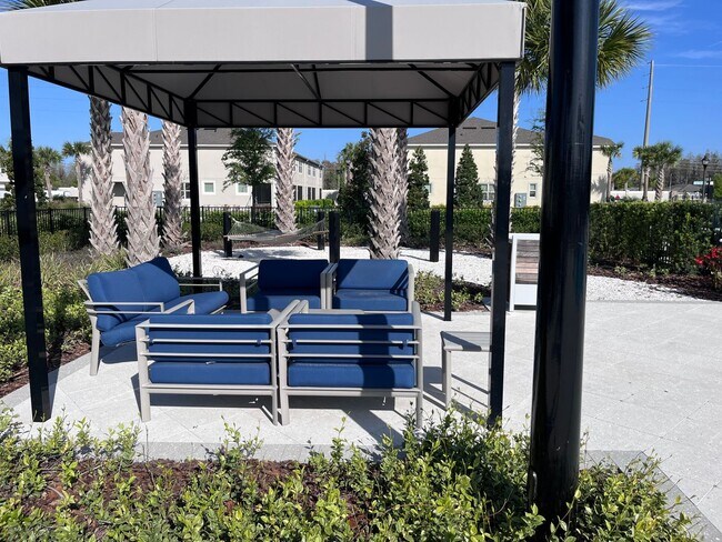 Building Photo - Beautiful 3 bedroom, 2.5 bathroom, 1 car garage townhouse for rent in Lutz!