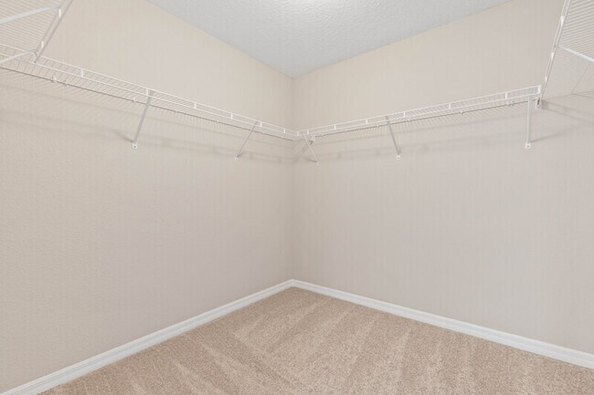 Building Photo - 5 Seabury Pl