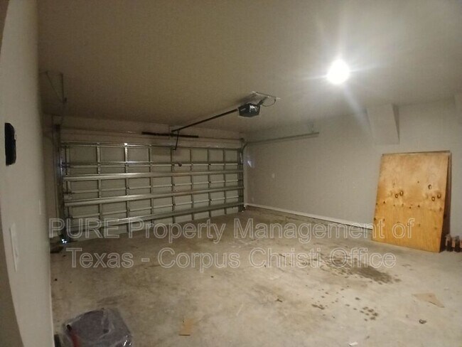 Building Photo - 7610 Rustler Ln