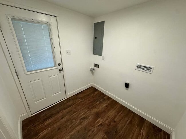 Building Photo - 1001 Archdale Dr