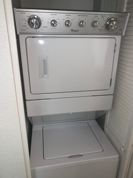 washer dryer in 1 - 2008 Mesquite Ln
