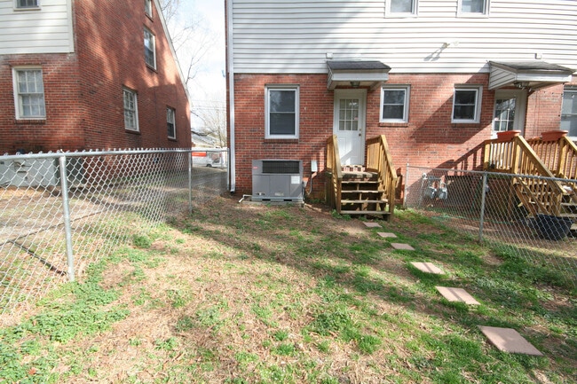 Building Photo - Perfect Floorplan! Walltown Duplex with All Appliances and Fenced Yd