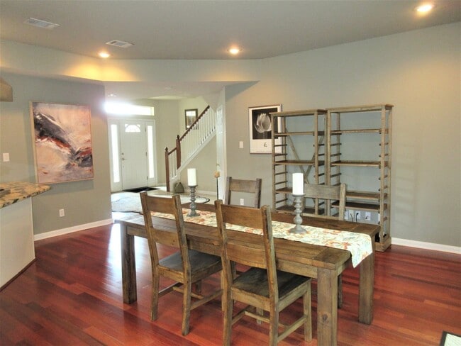 Building Photo - Furnished 3-bedroom in Travis Heights with Downtown Views!