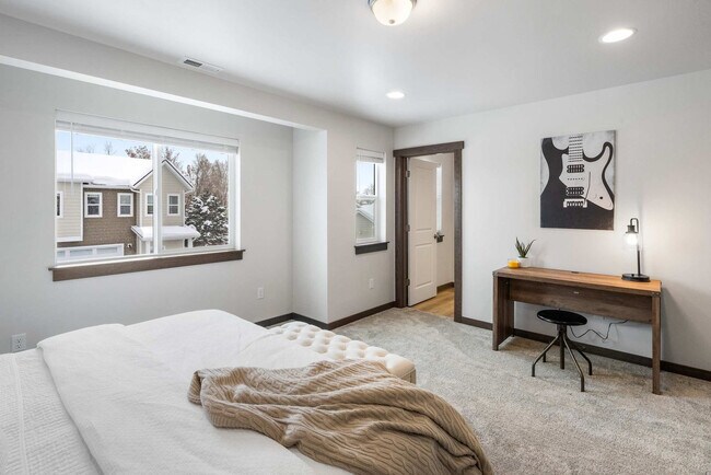 Building Photo - 2942 W Babcock St