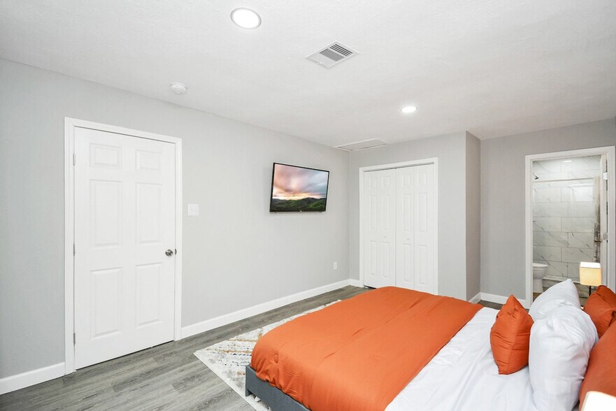 Building Photo - 4710 Paradise Ln