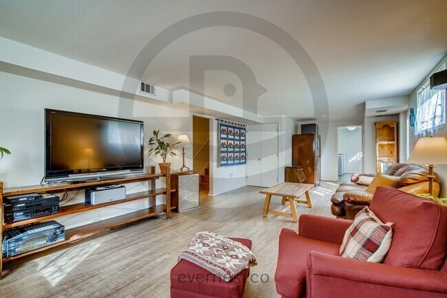 Building Photo - 4-Bed/3-Bath Home/Available Soon!