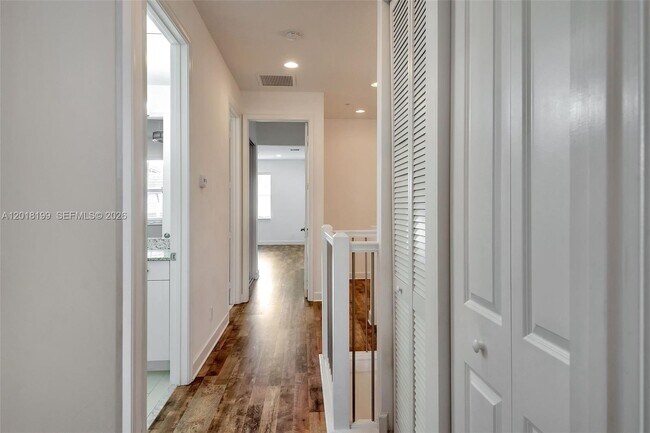 Building Photo - 22954 Clear Echo Dr