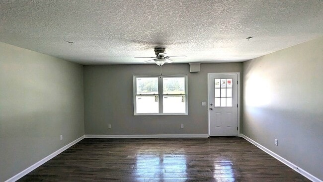 Building Photo - 1474 Kelly Dr