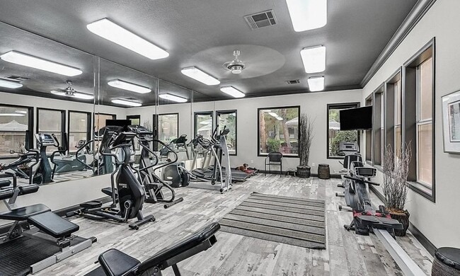 Building Photo - 555 E Silverado Ranch Blvd