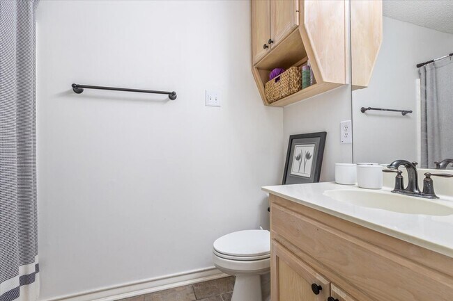 Building Photo - 40 Sugar Creek Pl