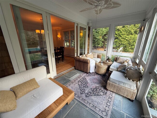 Building Photo - 2465 Fairway Dr