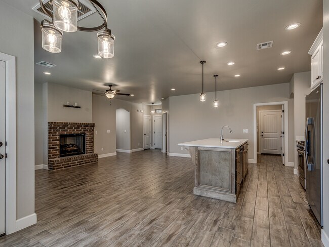 Building Photo - 4505 Black Mesa Ln