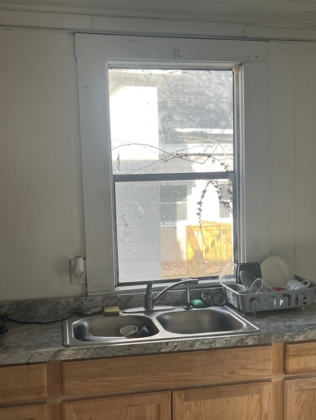 Building Photo - 259 Forest Ave