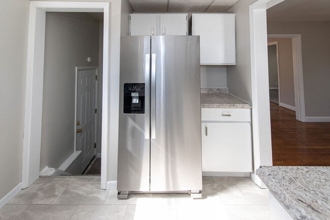 Building Photo - ANDERSON TWP- Cozy and clean 3 bed 2 bath ...