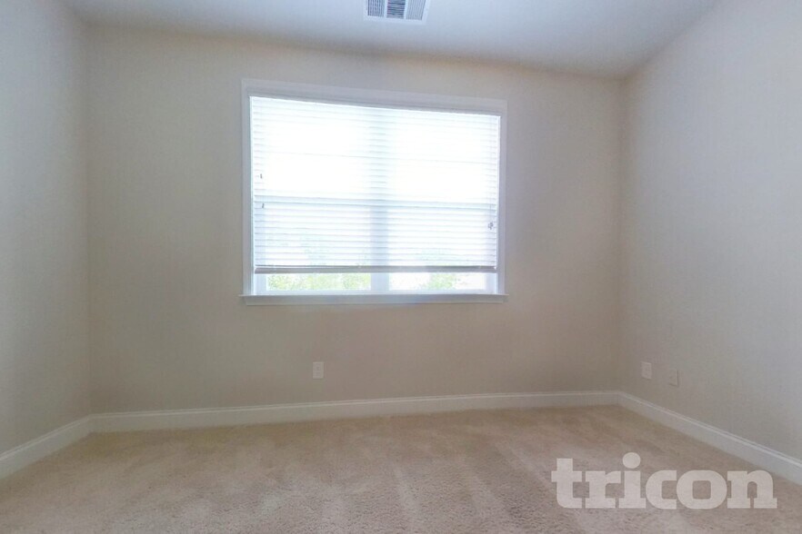Building Photo - 80 Leyland Ct